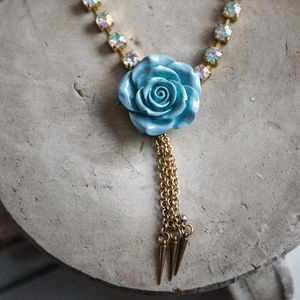Lovely Flower Necklace!